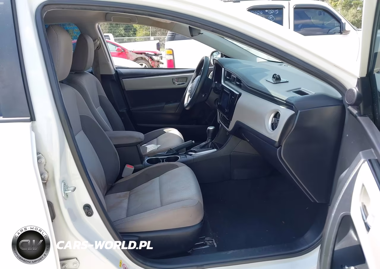 2017 Toyota Corolla Le VIN:5YFBURHE8HP625796 - 5