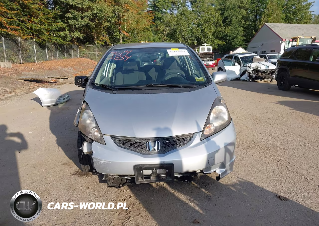2013 Honda Fit VIN:JHMGE8H30DC024038 - 13