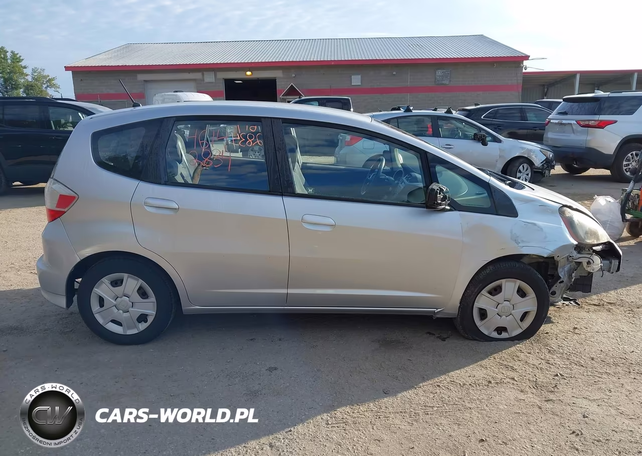 2013 Honda Fit VIN:JHMGE8H30DC024038 - 14