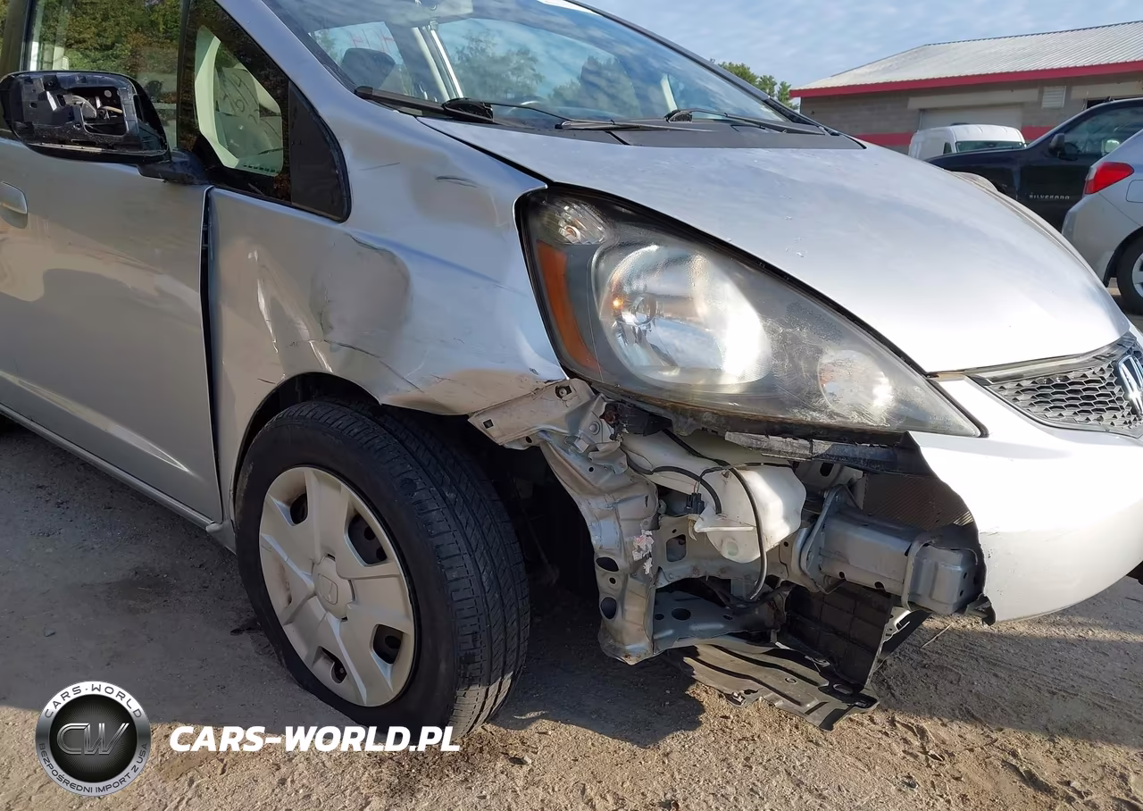 2013 Honda Fit VIN:JHMGE8H30DC024038 - 6