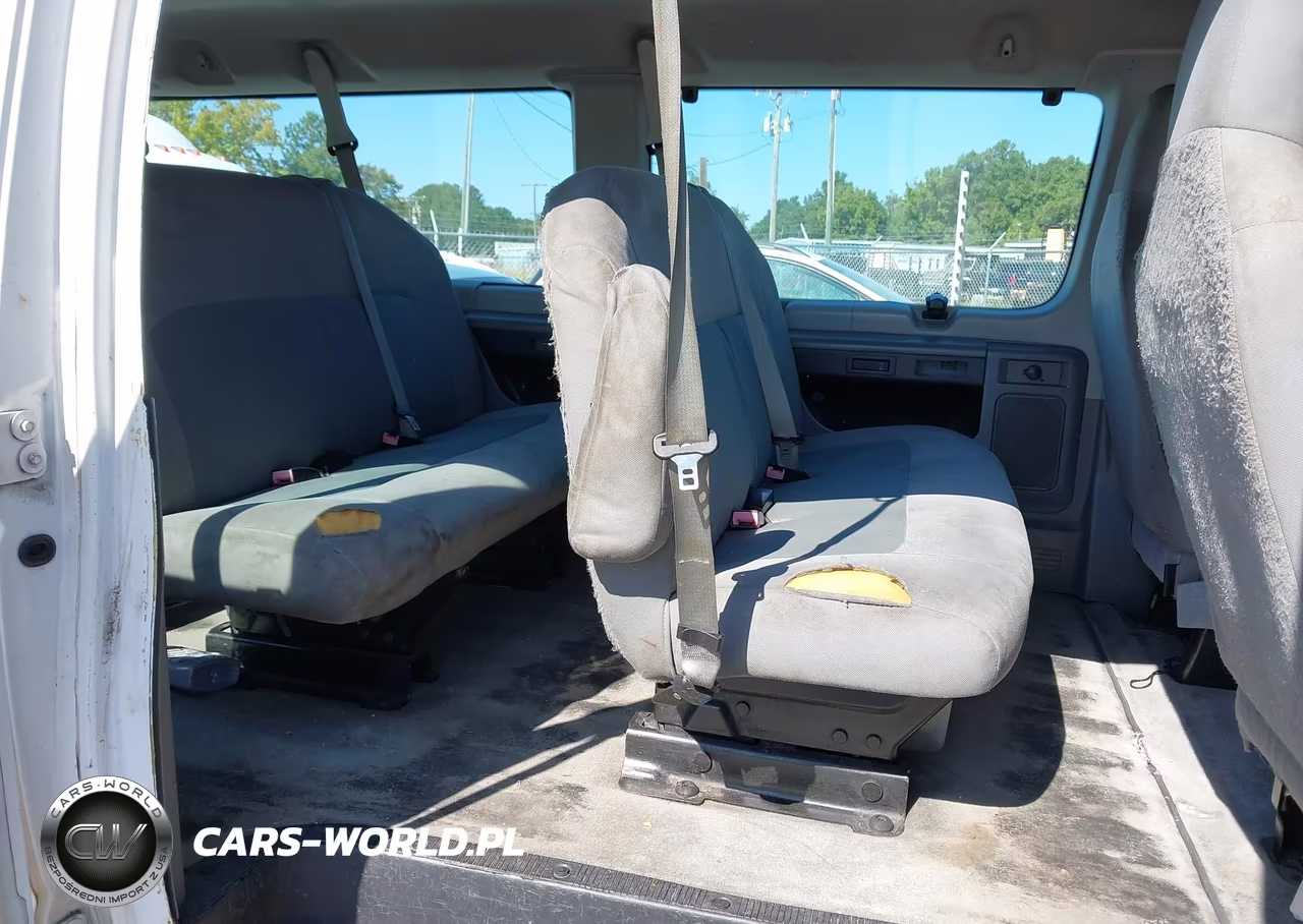 2014 Ford E-350 Super Duty Xlt VIN:1FBSS3BL3EDA81480 - 8