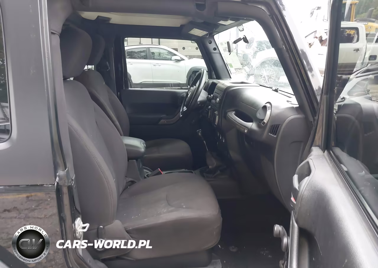 2015 Jeep Wrangler Sport VIN:1C4AJWAGXFL514705 - 5