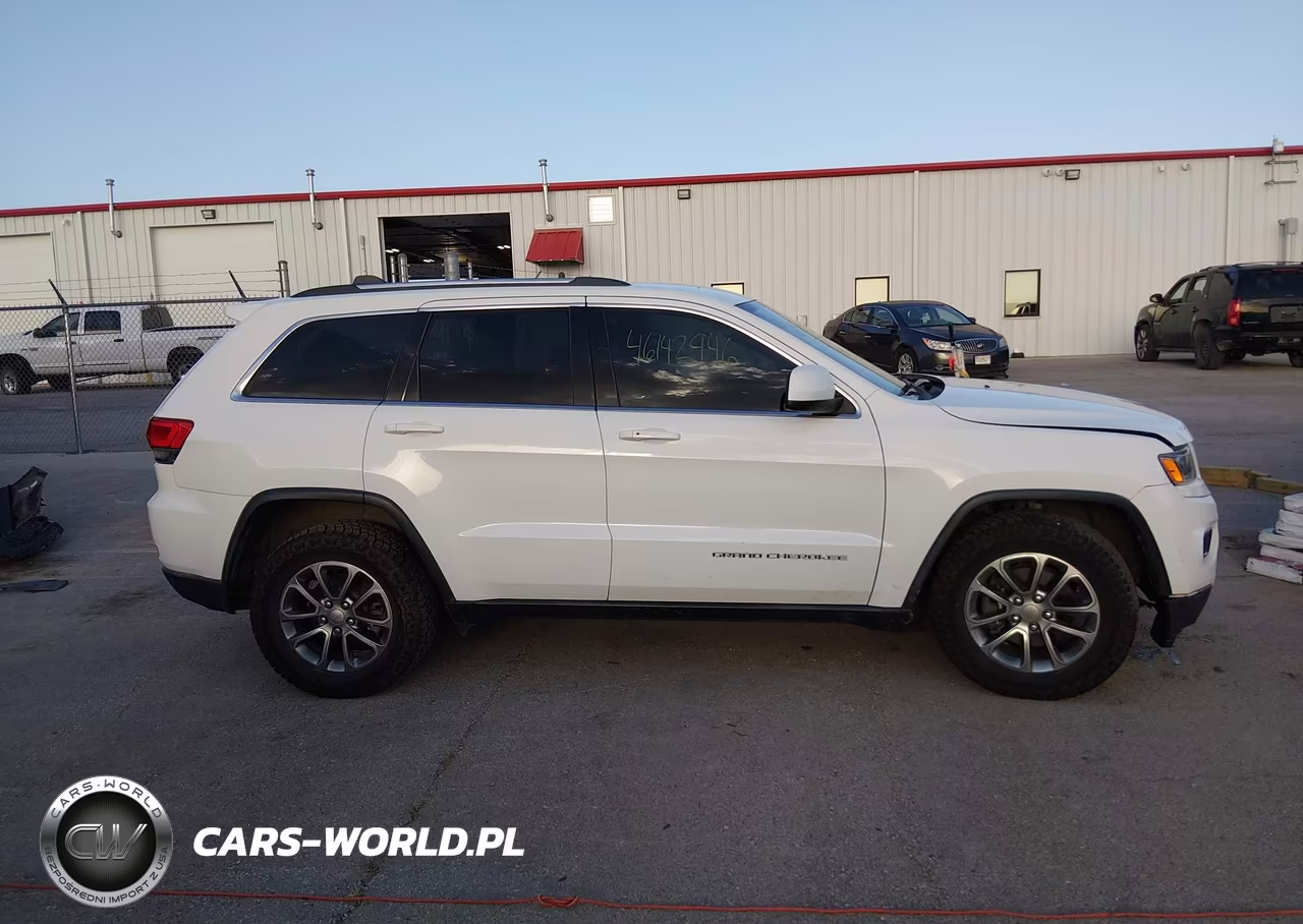 2014 Jeep Grand Cherokee Laredo VIN:1C4RJFAGXEC555093 - 14