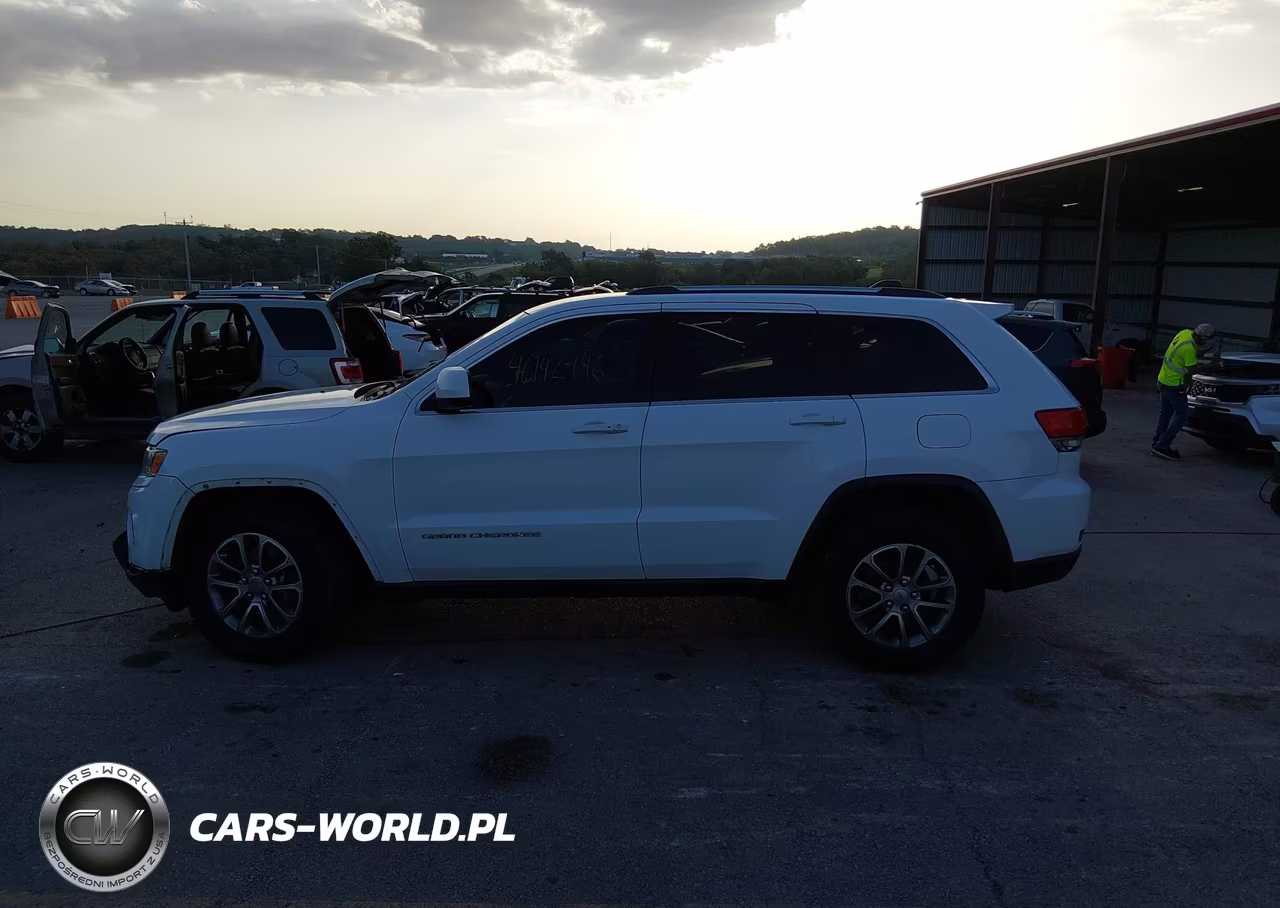 2014 Jeep Grand Cherokee Laredo VIN:1C4RJFAGXEC555093 - 15