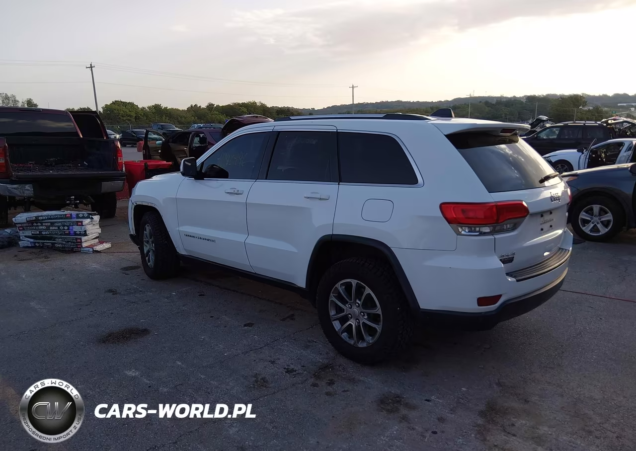 2014 Jeep Grand Cherokee Laredo VIN:1C4RJFAGXEC555093 - 3