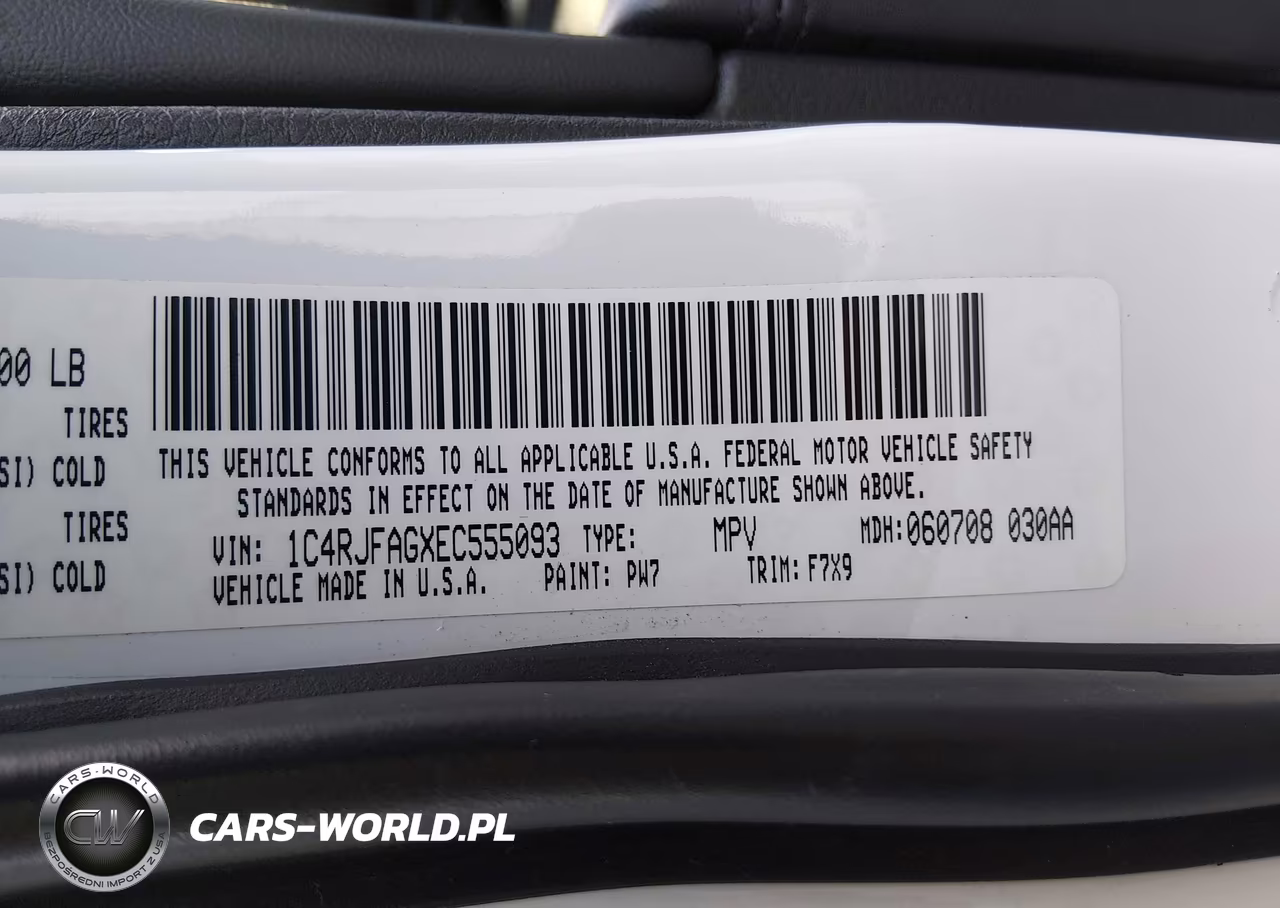2014 Jeep Grand Cherokee Laredo VIN:1C4RJFAGXEC555093 - 9