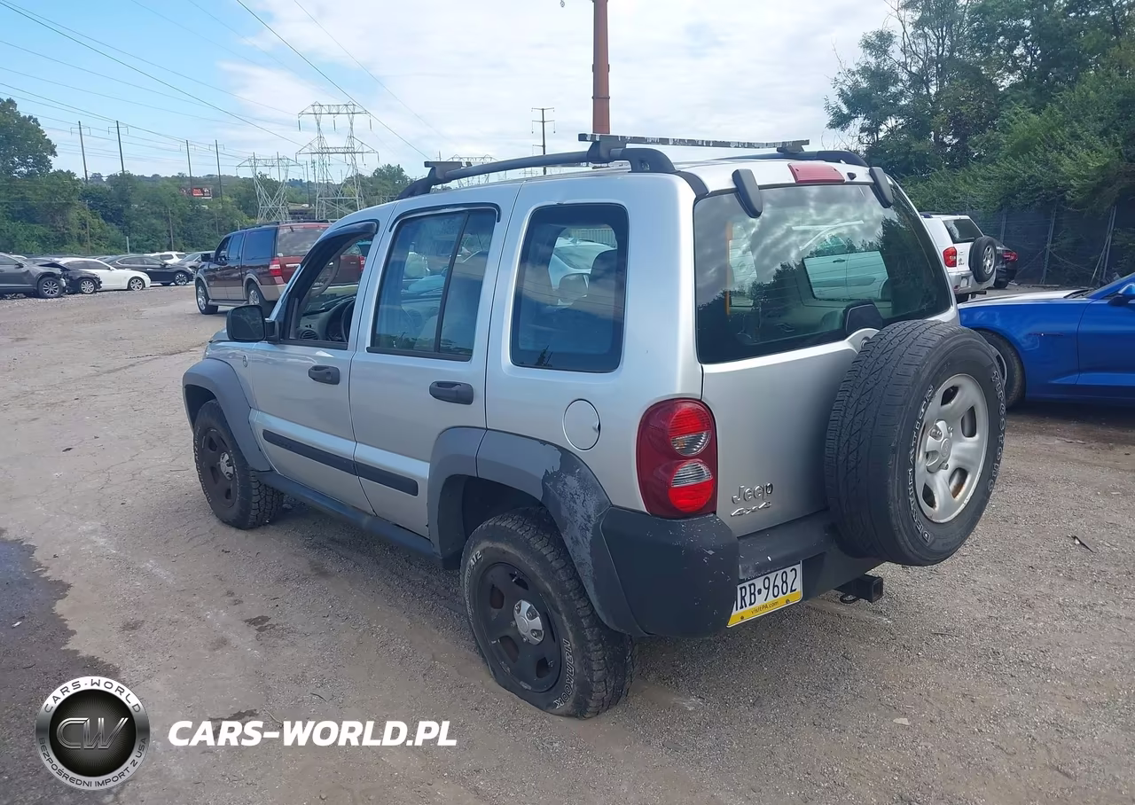 2005 Jeep Liberty Sport VIN:1J4GL48K15W701275 - 3
