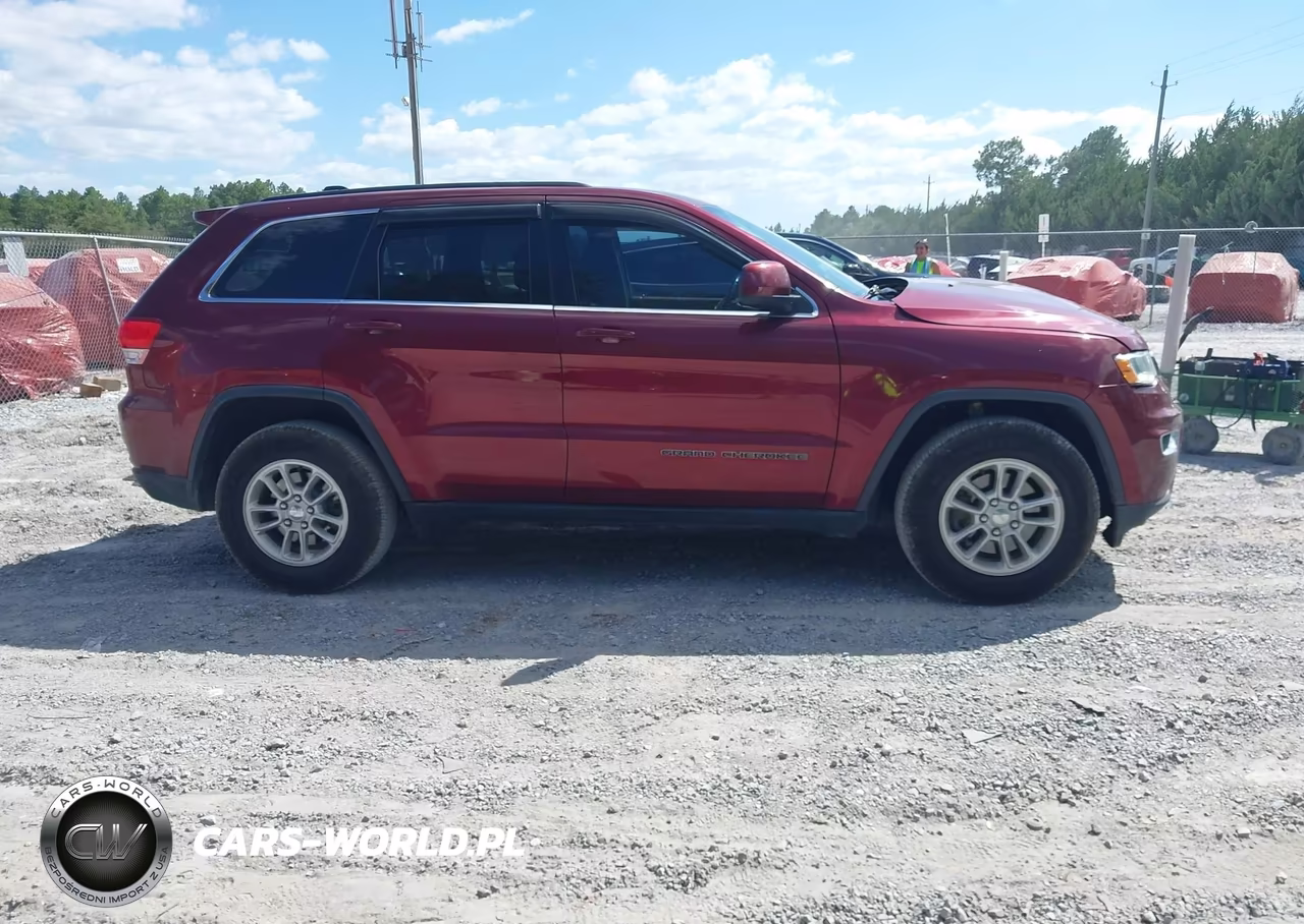 2018 Jeep Grand Cherokee Laredo 4X2 VIN:1C4RJEAG2JC182507 - 13