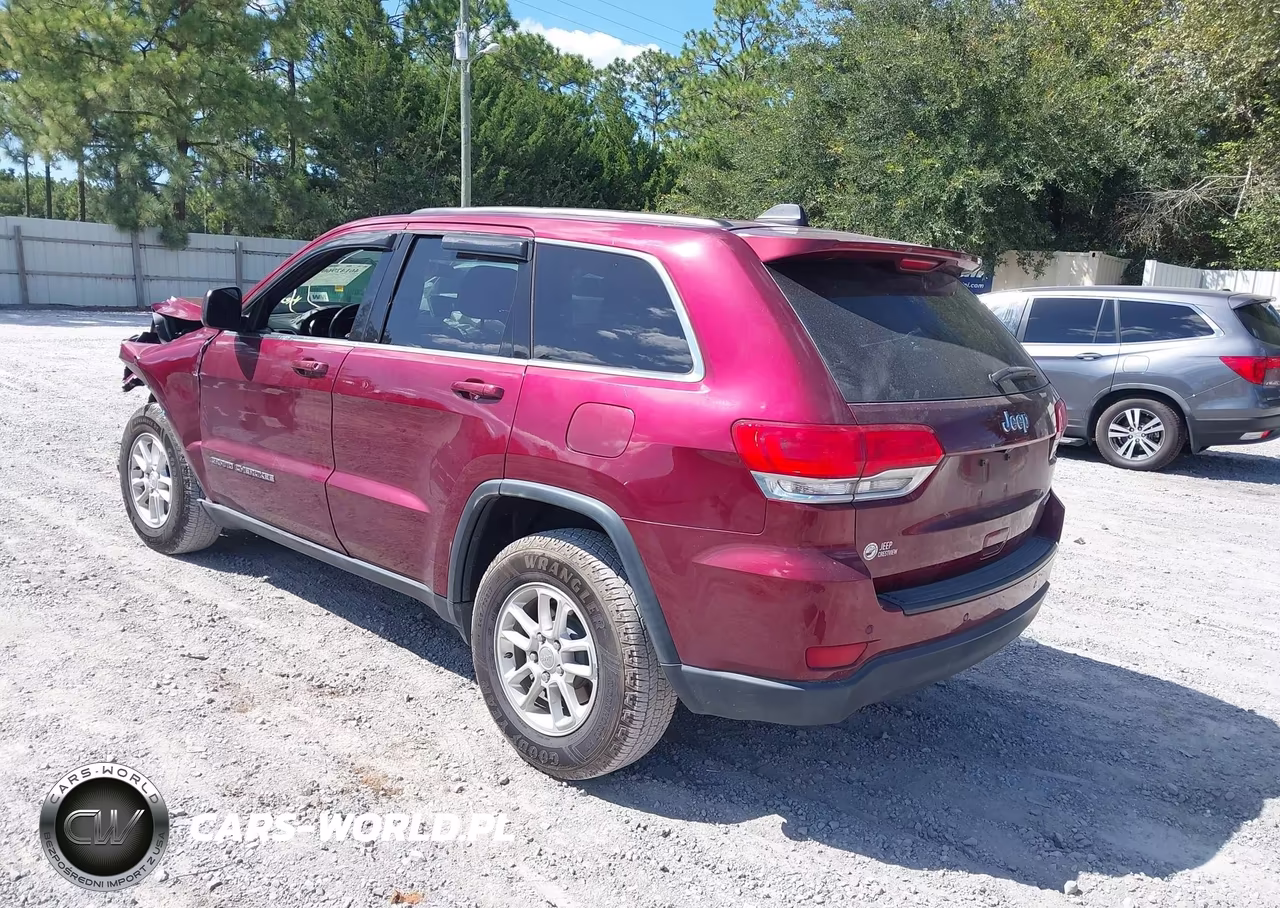 2018 Jeep Grand Cherokee Laredo 4X2 VIN:1C4RJEAG2JC182507 - 3