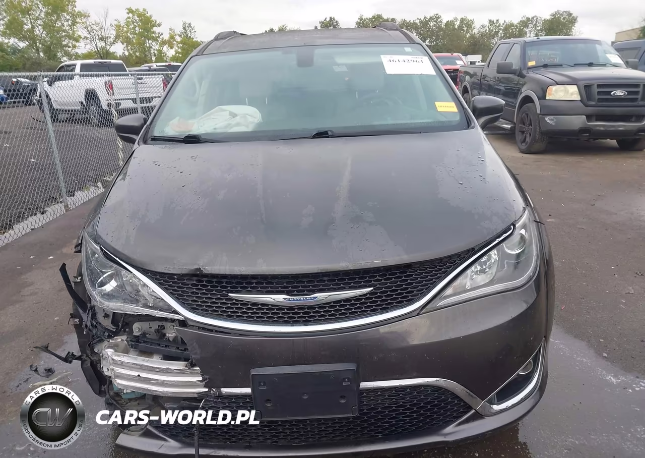 2017 Chrysler Pacifica Touring-L VIN:2C4RC1BG3HR505367 - 13