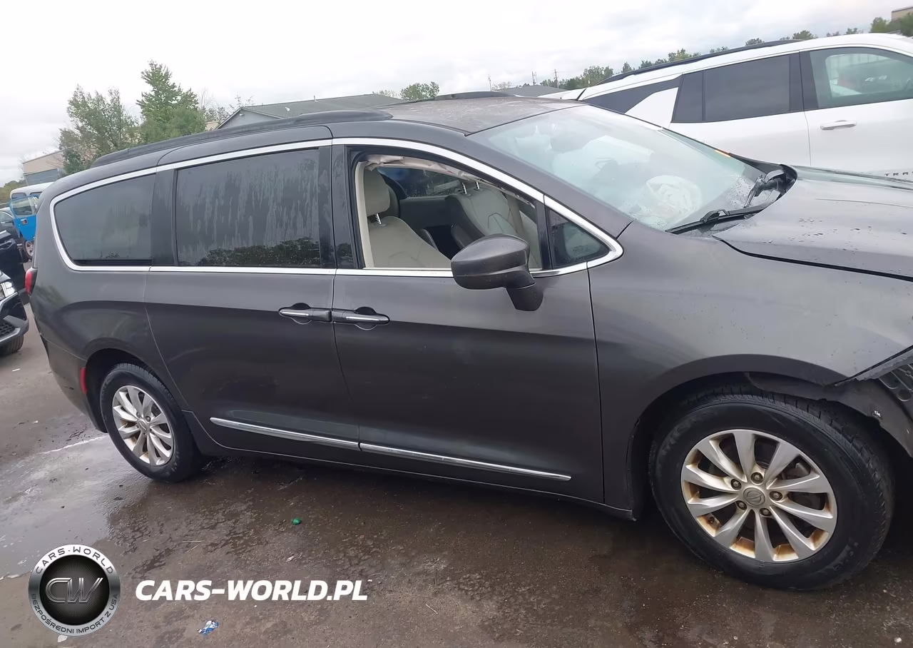 2017 Chrysler Pacifica Touring-L VIN:2C4RC1BG3HR505367 - 14