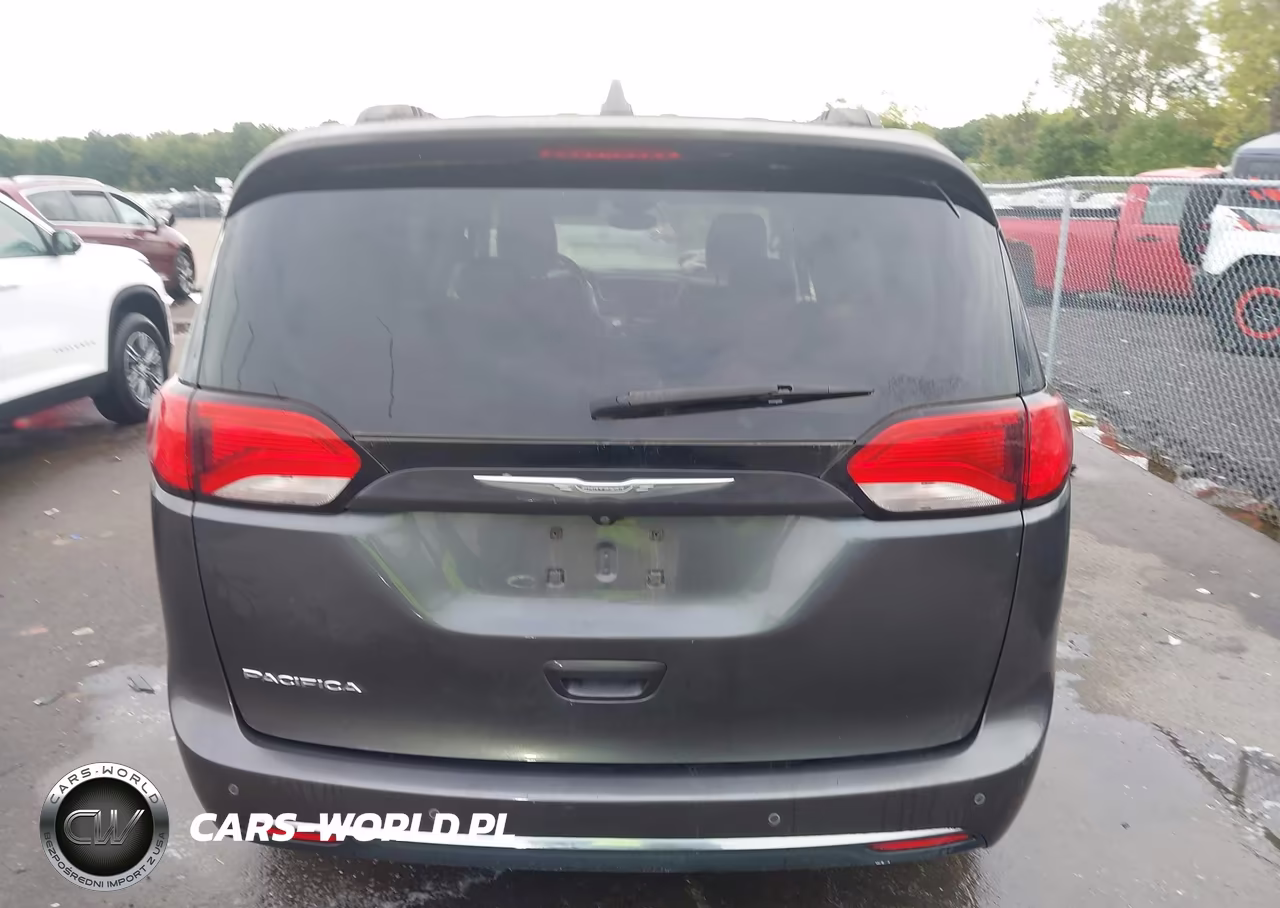 2017 Chrysler Pacifica Touring-L VIN:2C4RC1BG3HR505367 - 17