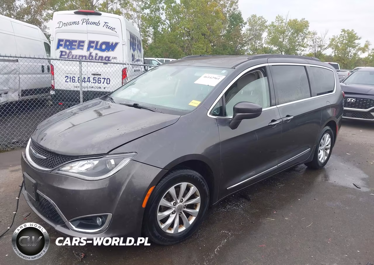 2017 Chrysler Pacifica Touring-L VIN:2C4RC1BG3HR505367 - 2