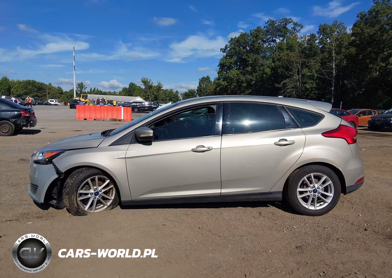 2015 Ford Focus Se VIN:1FADP3K26FL227137 - 14