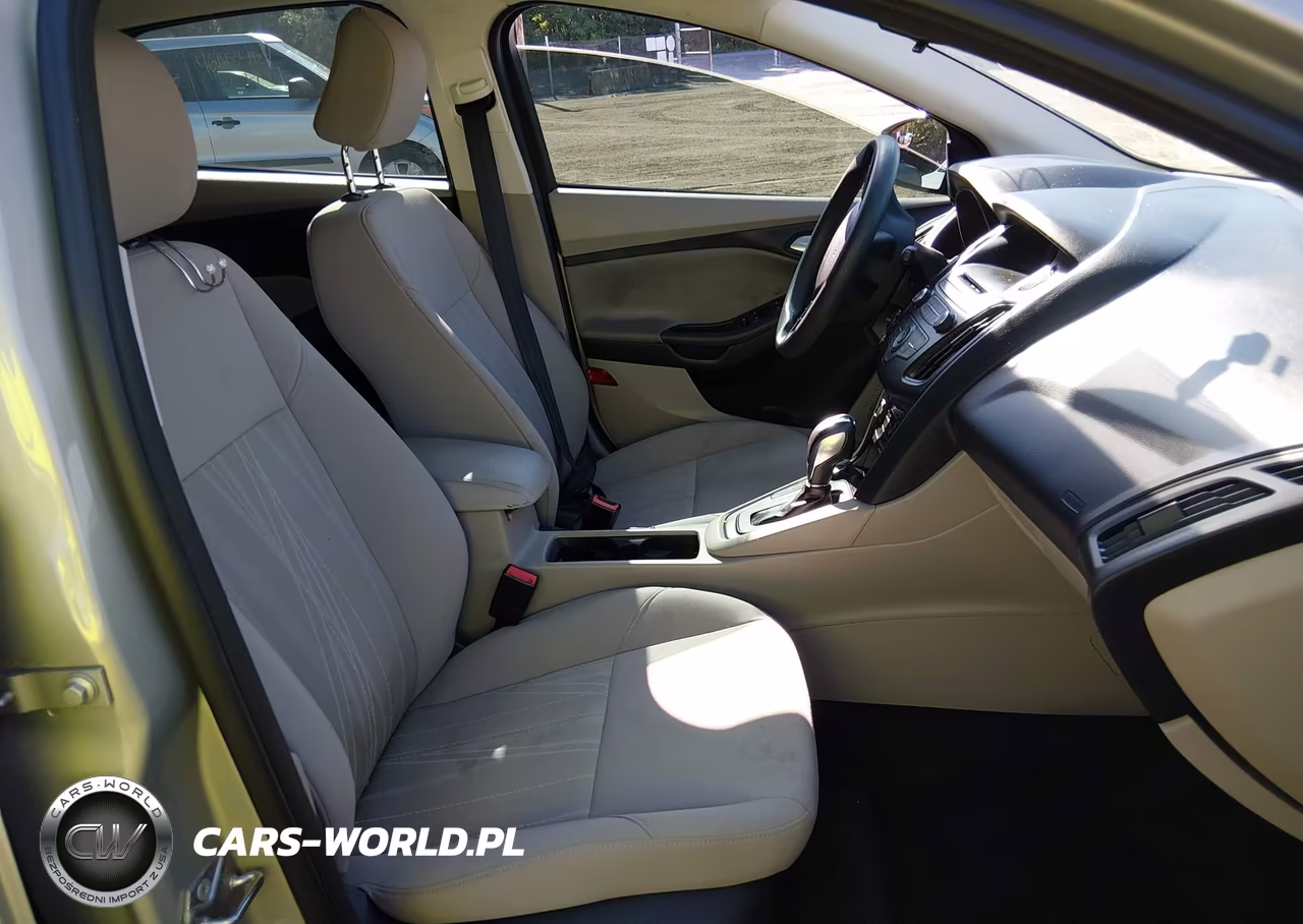 2015 Ford Focus Se VIN:1FADP3K26FL227137 - 5