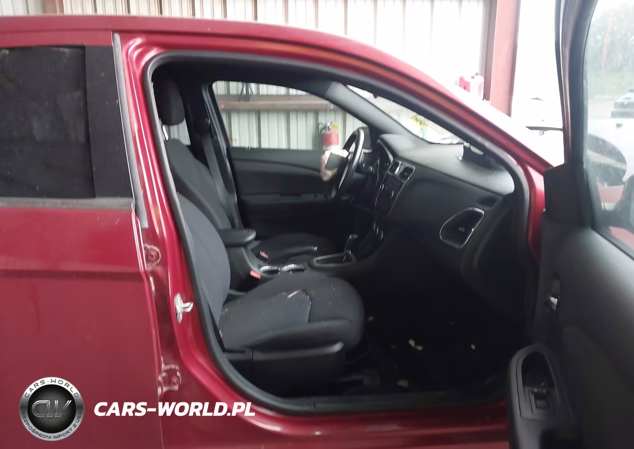 2014 Chrysler 200 Touring VIN:1C3CCBBBXEN195456 - 5