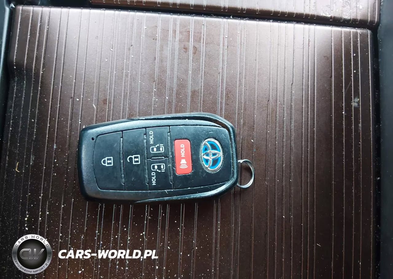 2021 Toyota Sienna Le VIN:5TDBSKFC4MS022859 - 11