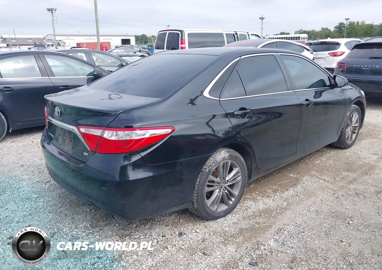 2017 Toyota Camry Se VIN:4T1BF1FK5HU750290 - 4