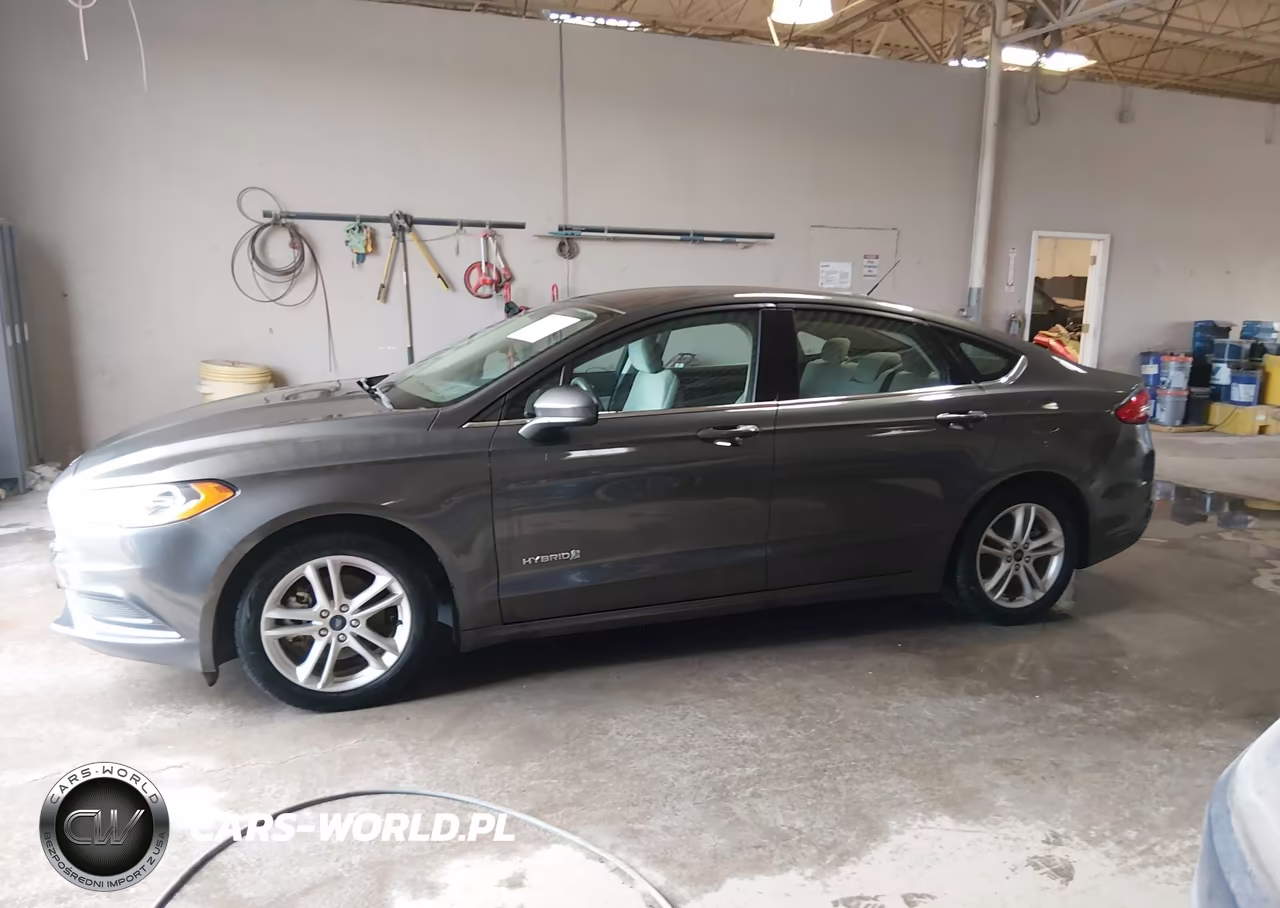 2018 Ford Fusion Hybrid S VIN:3FA6P0UU7JR273690 - 17