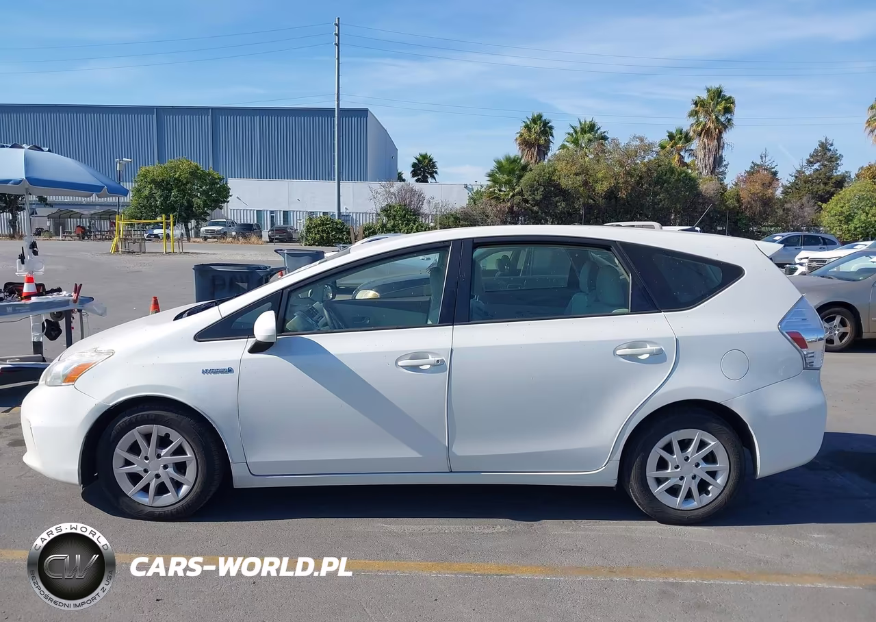 2014 Toyota Prius V Three VIN:JTDZN3EUXE3291439 - 14
