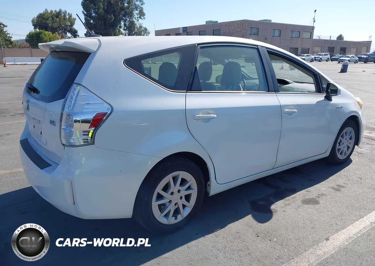 2014 Toyota Prius V Three VIN:JTDZN3EUXE3291439 - 4