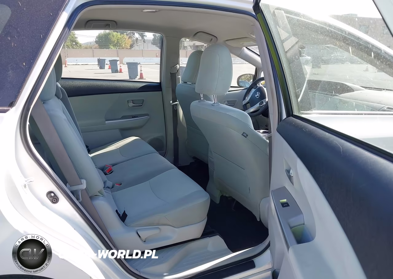2014 Toyota Prius V Three VIN:JTDZN3EUXE3291439 - 8