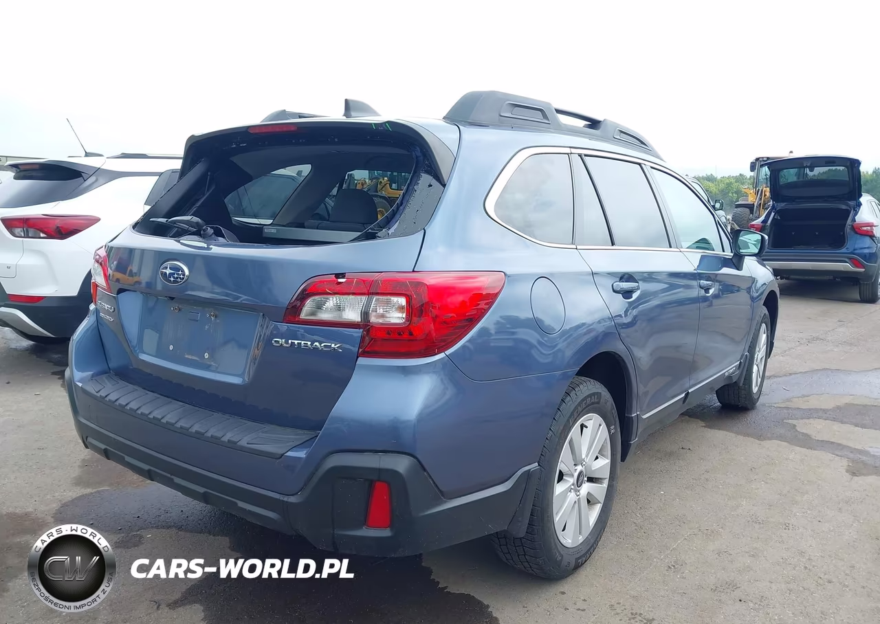 2018 Subaru Outback 2.5I Premium VIN:4S4BSADC6J3362617 - 4