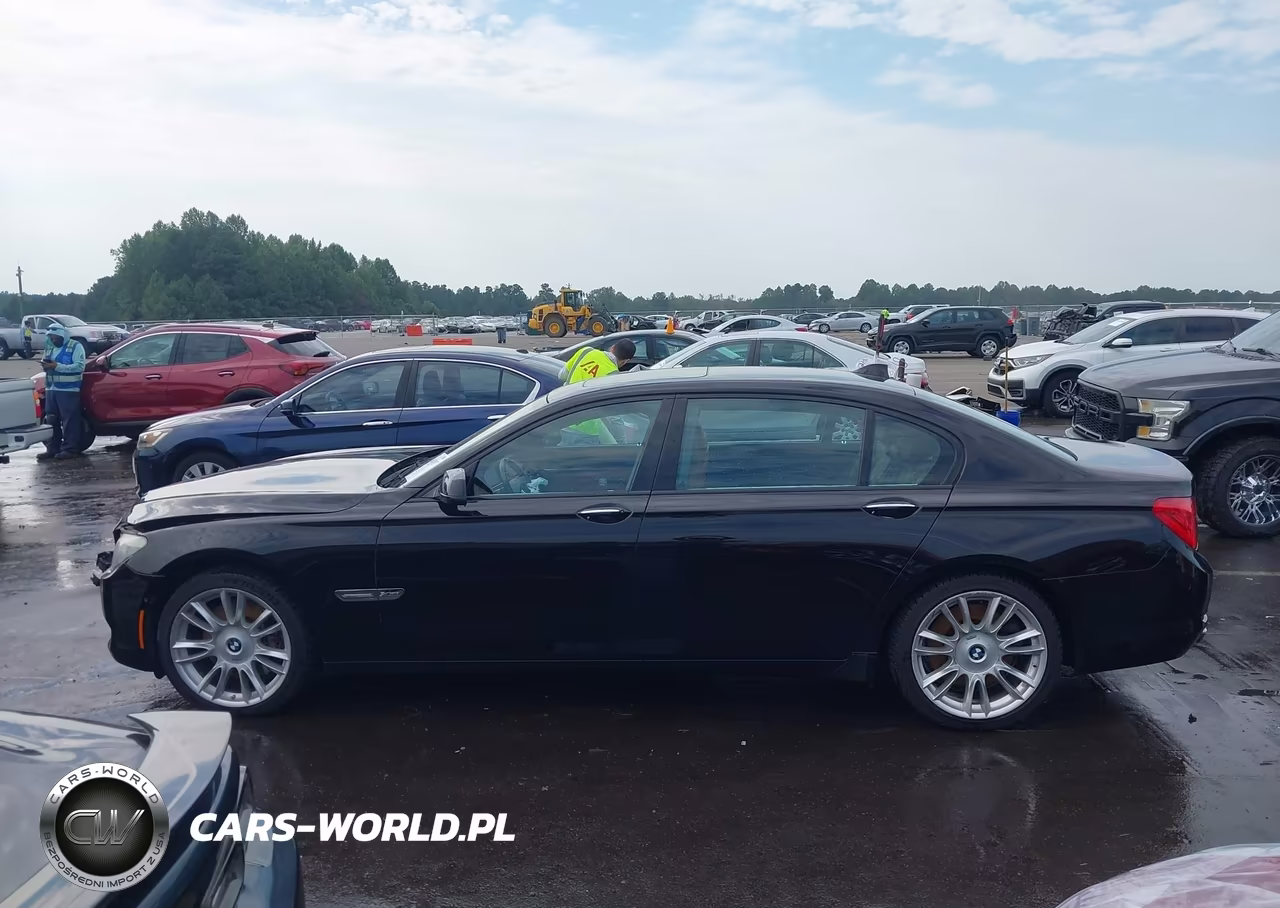 2012 BMW 750Li xDrive VIN:WBAKC8C59CC436707 - 14
