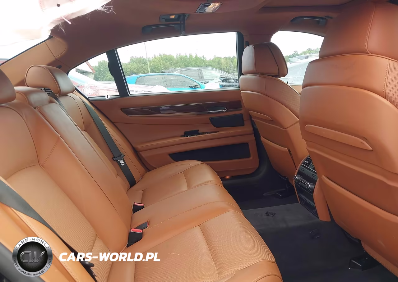 2012 BMW 750Li xDrive VIN:WBAKC8C59CC436707 - 8