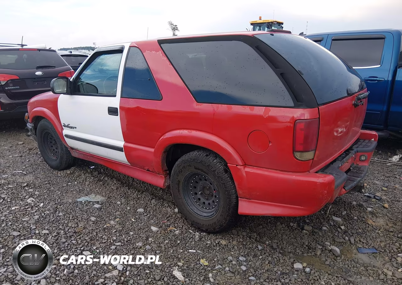 2003 Chevrolet Blazer Xtreme VIN:1GNCS18X93K102945 - 3