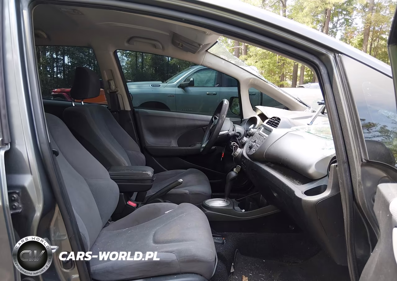 2012 Honda Fit VIN:JHMGE8H30CS002822 - 5