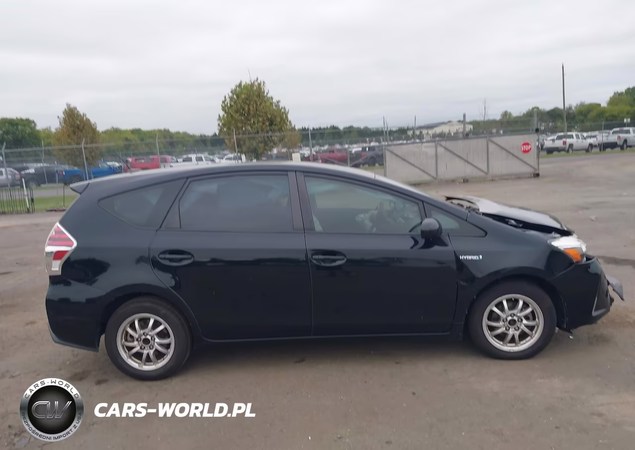 2016 Toyota Prius V Four VIN:JTDZN3EU9GJ051698 - 13