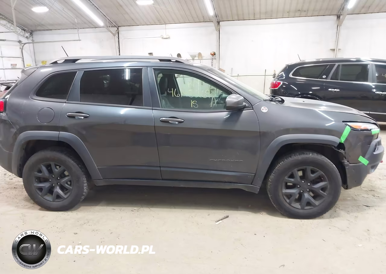 2015 Jeep Cherokee Trailhawk VIN:1C4PJMBS9FW668029 - 13
