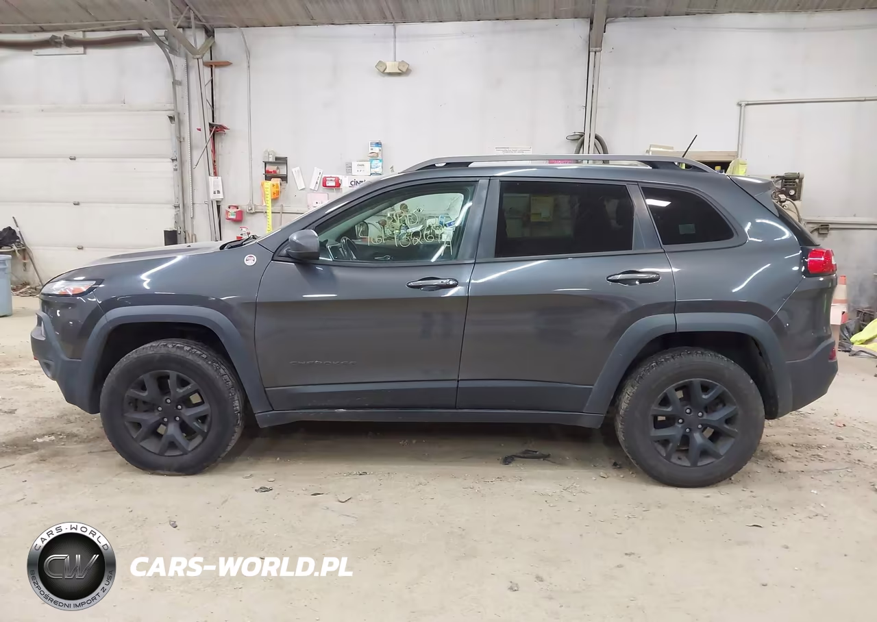 2015 Jeep Cherokee Trailhawk VIN:1C4PJMBS9FW668029 - 14