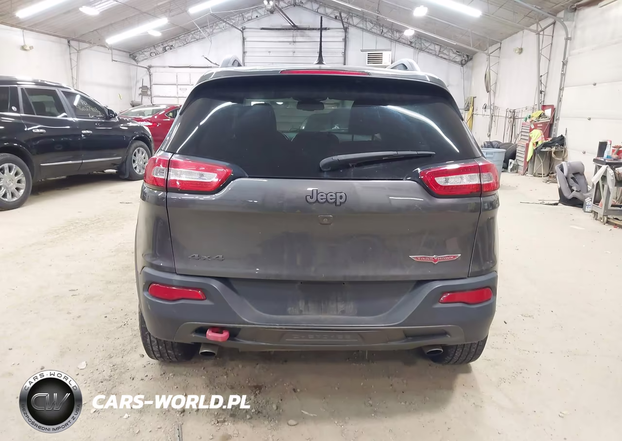 2015 Jeep Cherokee Trailhawk VIN:1C4PJMBS9FW668029 - 16