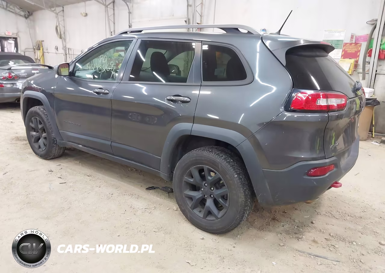 2015 Jeep Cherokee Trailhawk VIN:1C4PJMBS9FW668029 - 3