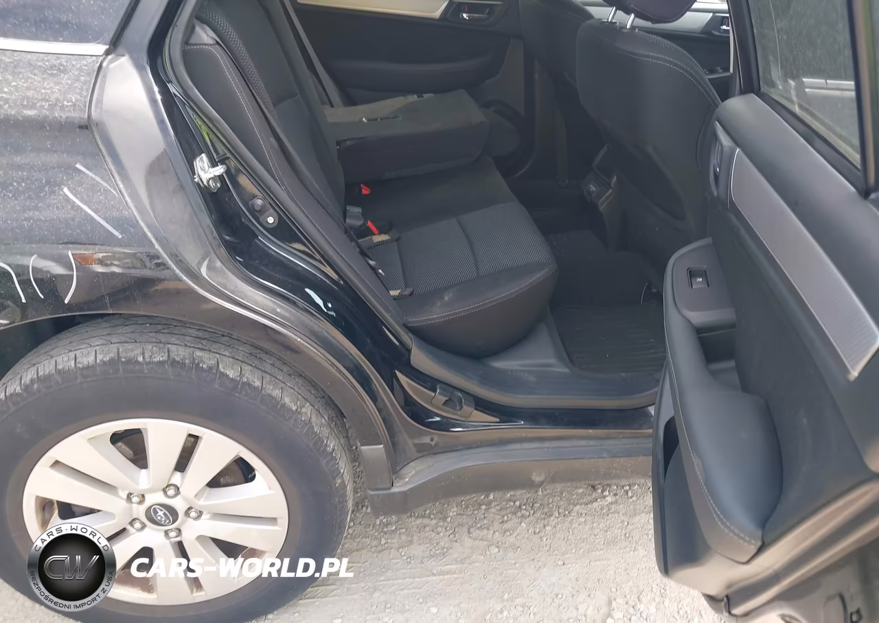 2018 Subaru Outback 2.5I Premium VIN:4S4BSACC7J3228684 - 8