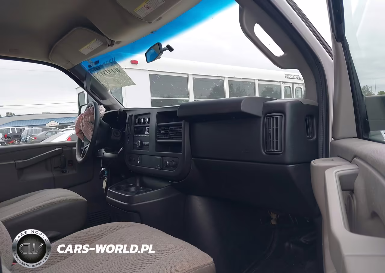 2016 Chevrolet Express 3500 Work Van VIN:1GCZGHFG6G1124851 - 5
