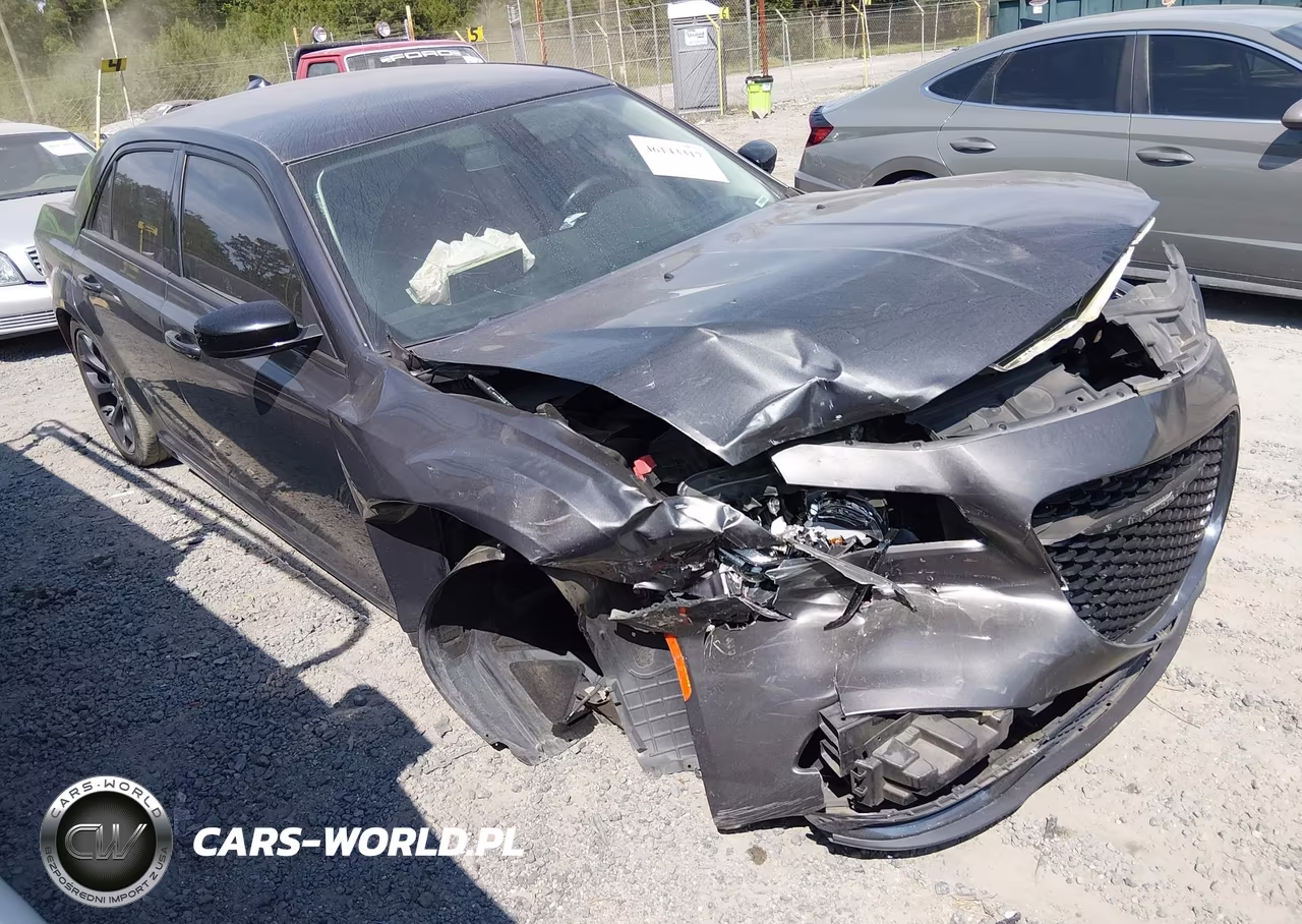 2019 Chrysler 300 Touring VIN:2C3CCAAG9KH728912 - 1