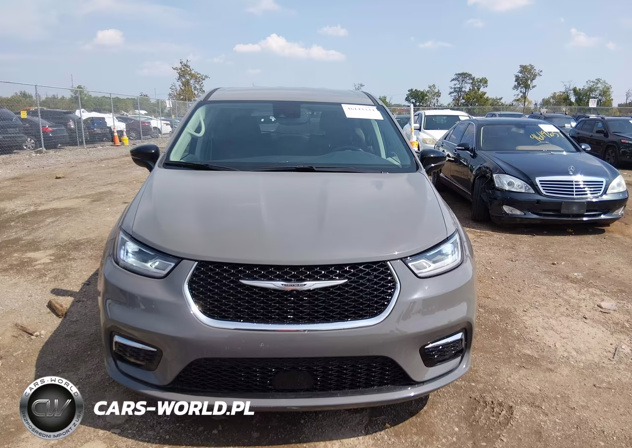 2024 Chrysler Pacifica Hybrid Select VIN:2C4RC1S74RR200140 - 12