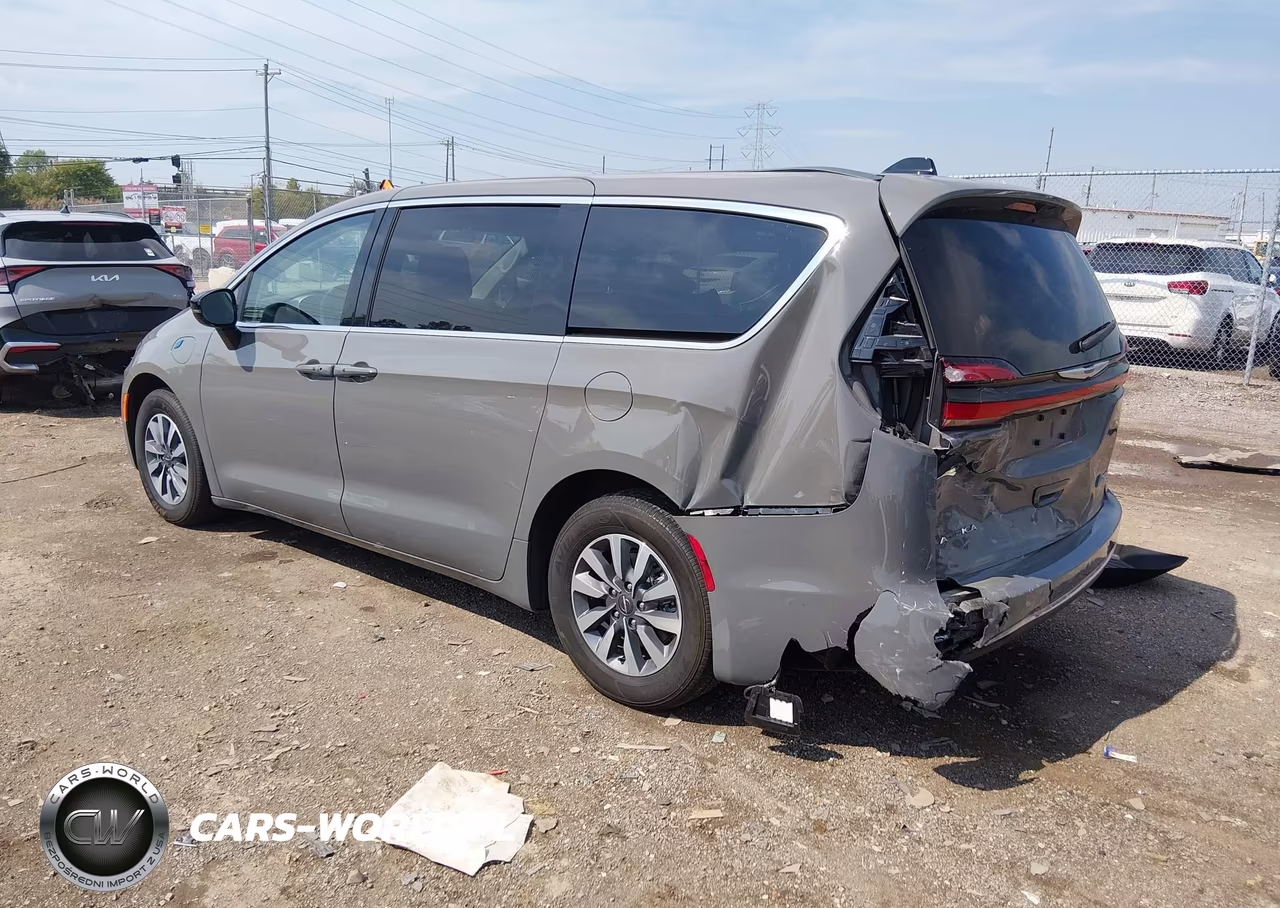 2024 Chrysler Pacifica Hybrid Select VIN:2C4RC1S74RR200140 - 3