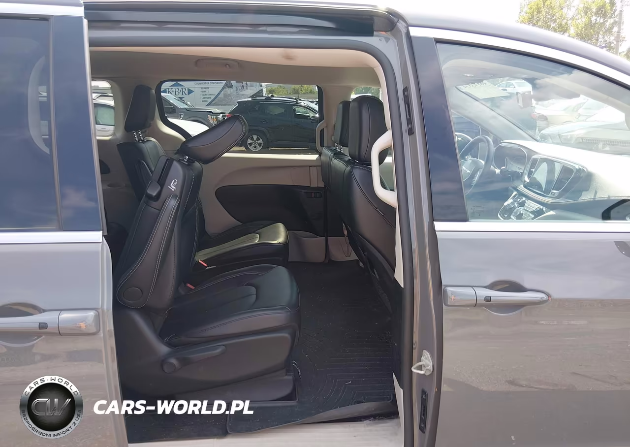 2024 Chrysler Pacifica Hybrid Select VIN:2C4RC1S74RR200140 - 8