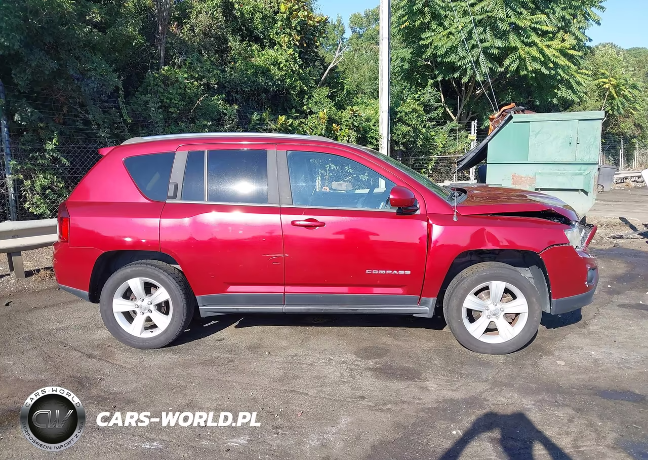 2014 Jeep Compass Latitude VIN:1C4NJDEB2ED852175 - 13