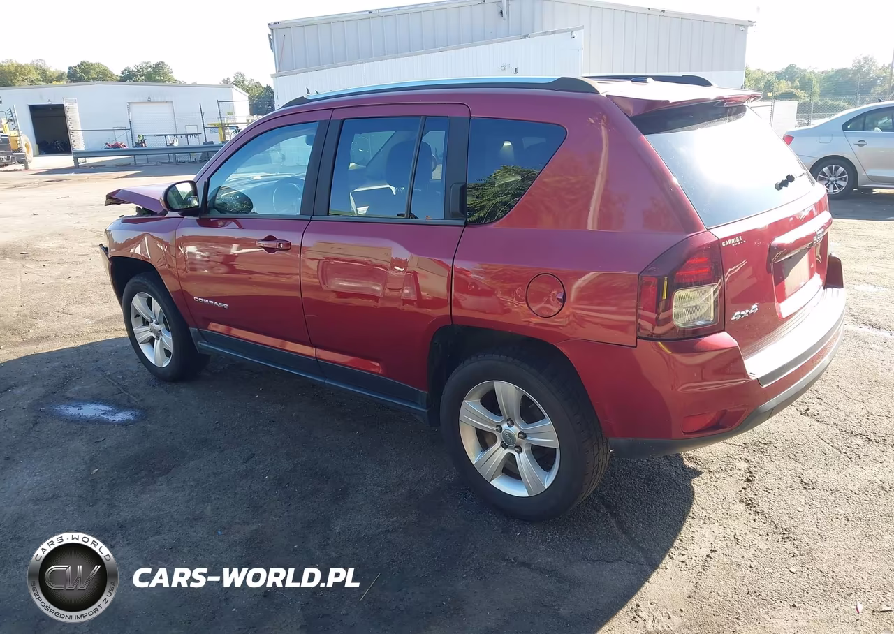 2014 Jeep Compass Latitude VIN:1C4NJDEB2ED852175 - 3