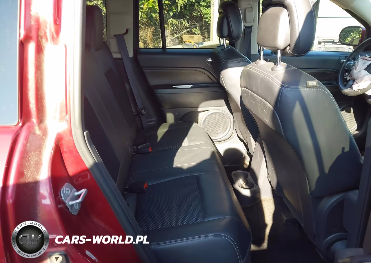 2014 Jeep Compass Latitude VIN:1C4NJDEB2ED852175 - 8