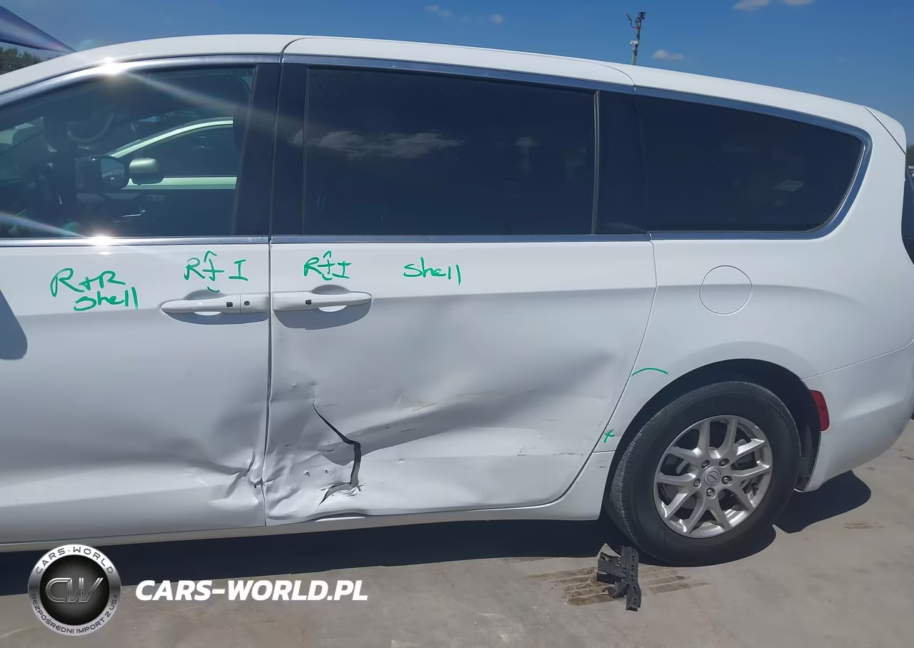 2026 Chrysler Pacifica Select VIN:2C4RC1BGXTR196781 - 6