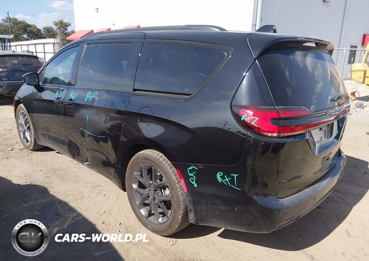 2025 Chrysler Pacifica Limited VIN:2C4RC1GG3SR584832 - 3