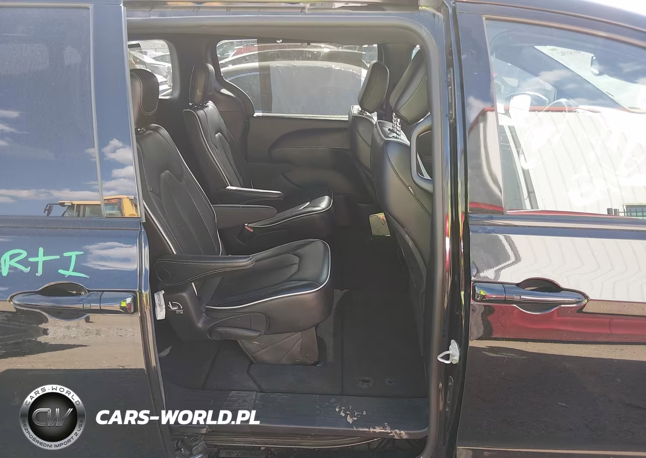 2025 Chrysler Pacifica Limited VIN:2C4RC1GG3SR584832 - 8