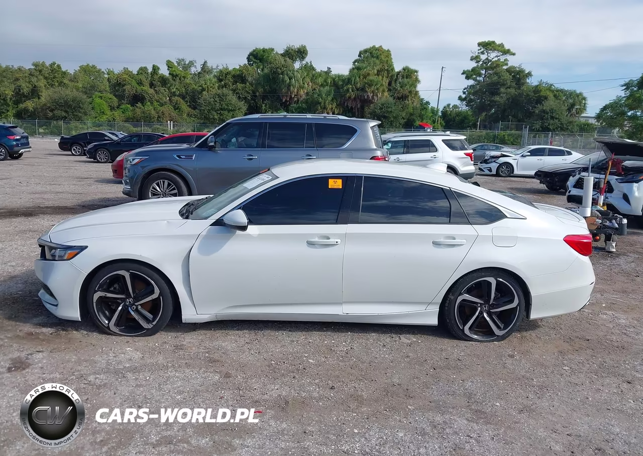 2018 Honda Accord Sport VIN:1HGCV1F33JA006636 - 13