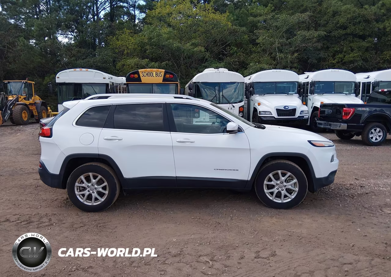 2018 Jeep Cherokee Latitude 4X4 VIN:1C4PJMCBXJD528588 - 12